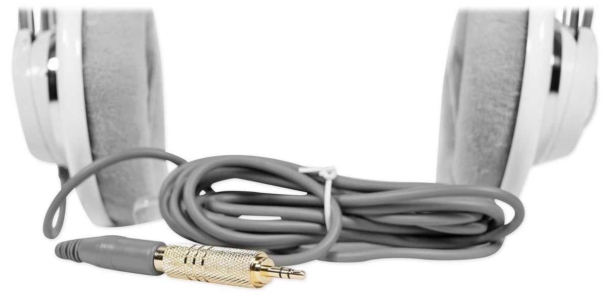 AKG K701 オープンバックヘッドフォン akg-k701_11309_1.jpg?optimize=