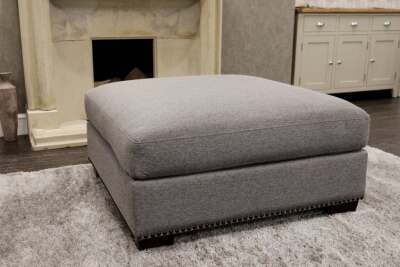 HTL BANBURY XL Fußhocker - Starlight Grey Stoff Designer Oversized Fußhocker