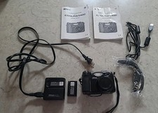 Nikon Coolpix 5400 Retro Point  Shoot Digital Camera Black with accesories