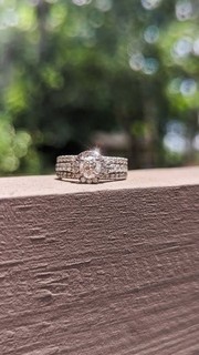Helzberg Diamond 1.12 Karat Round Halo Engagement Bridal Set Size 7 White Gold
