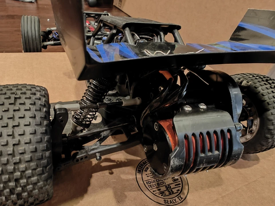 Coche de radiocontrol Redcat Racing Cyclone XB10 con motor sin escobillas y radio 1:10 Foto 4 de 4