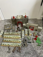 Vintage 1956 Marx Robin Hood Castle Playset   Figures  Accessories