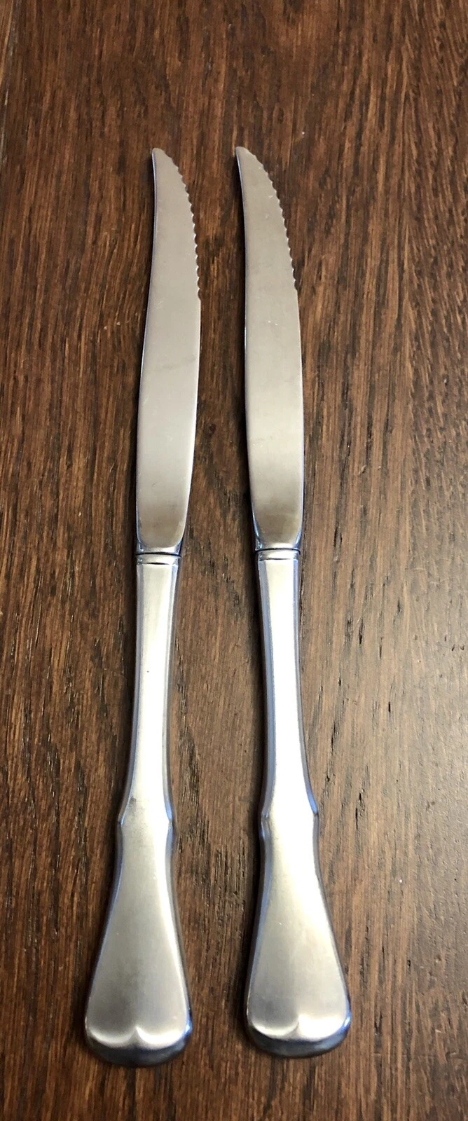 Oneida Community Betty Crocker Satin Patrick Henry 2- Serrated Steak Knives 9"