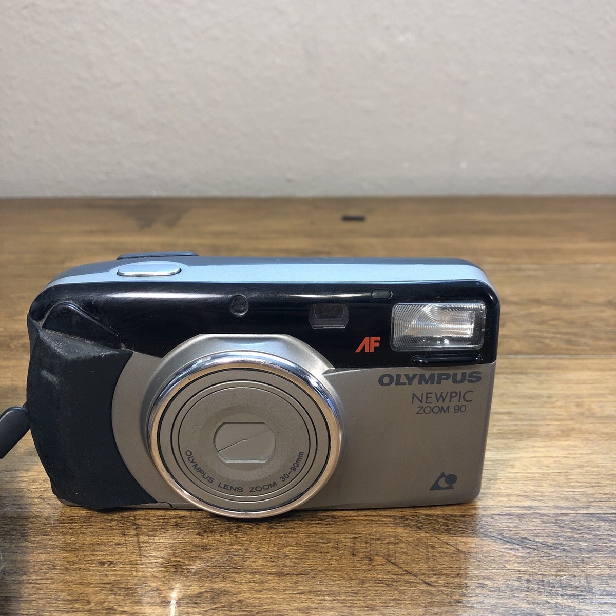 Olympus New Pic Zoom 90mm Camera 35mm Film Camera Takes Vintage