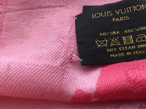 Louis Vuitton silk & wool Shawl / Scarf, Monogram arty rose pink, rrp £505 - Picture 8 of 11