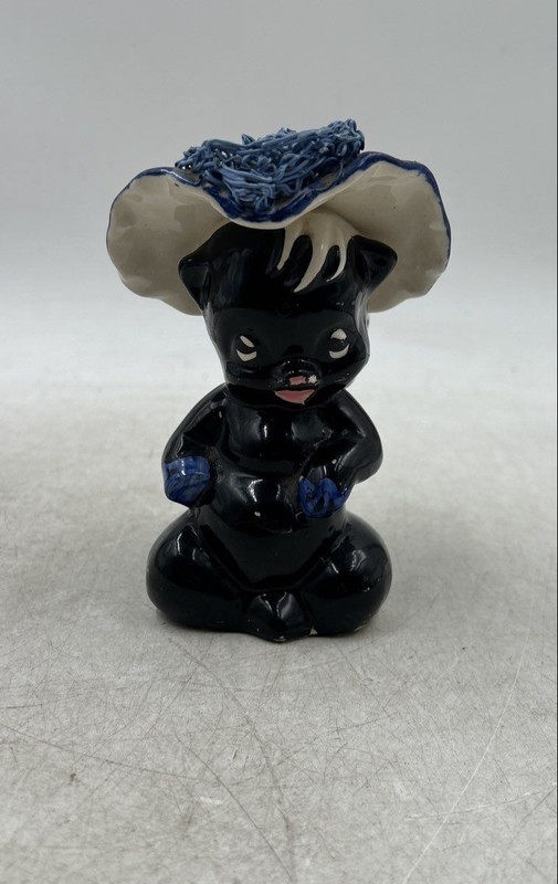 Vintage DeLee Art California Pottery Ceramic Mrs Skunk Figurine Planter Vase