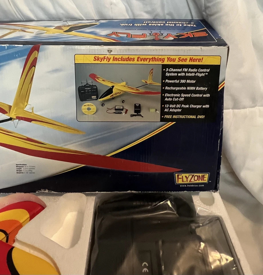 Sky Fly Electric Radio Remote Control Airplane Open Box Missing Ac Adapter/CD - Image 4 of 4