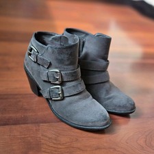 Crown Vintage Gray Suede Ankle Bootie Buckle Strap Zip Round Toe Womens 7 M
