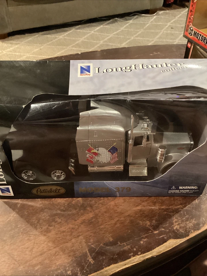 Newray Longhauler Collection Peterbilt Model 379 - Image 2 of 4