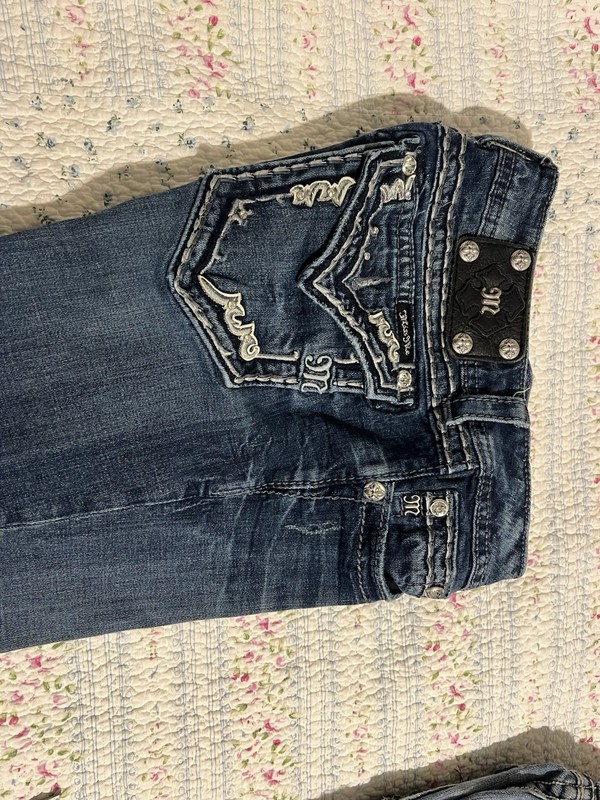 Miss Me Women’s Bootcut Jeans Blue Low Rise Medium Wash Rhinestone 5-Pocket