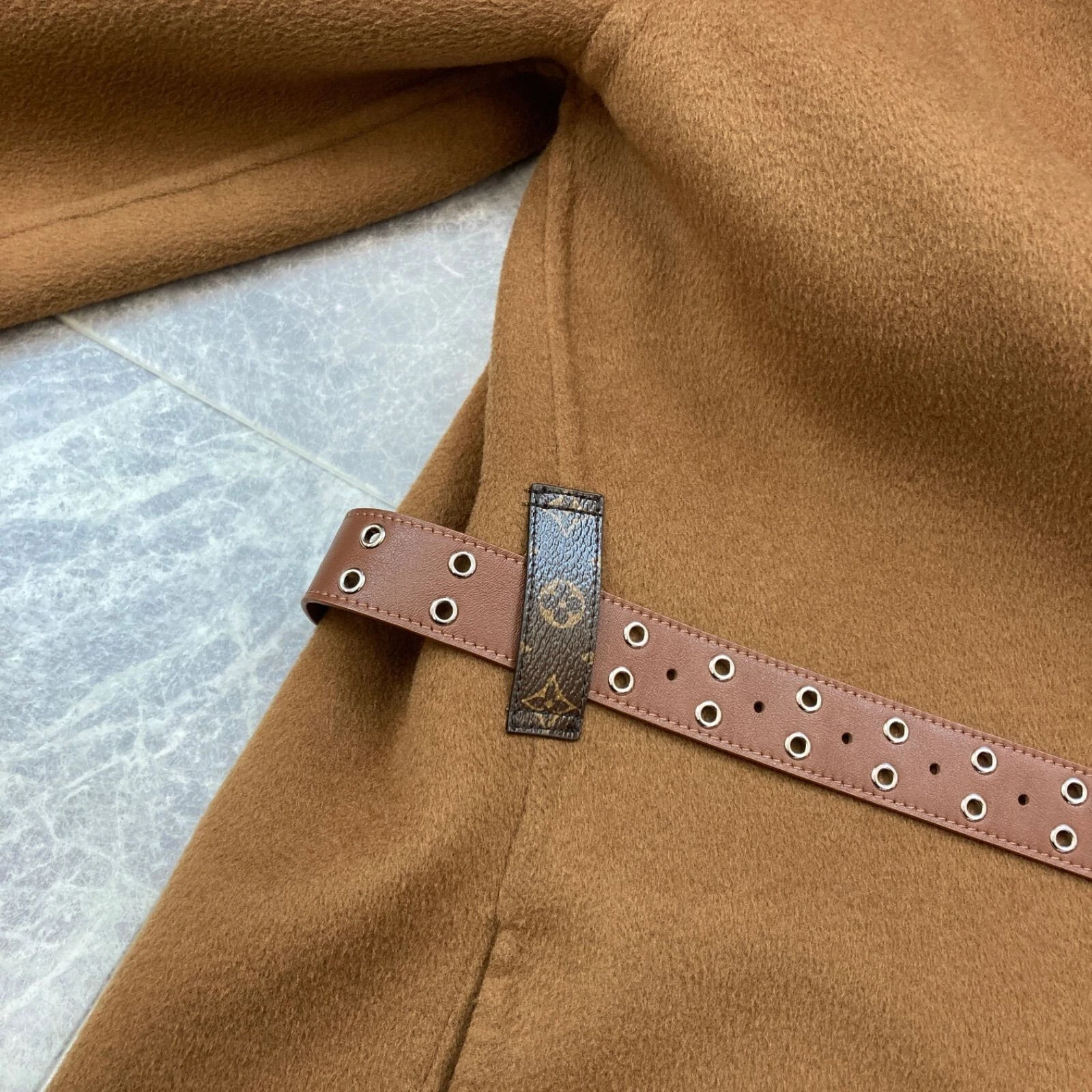 LOUIS VUITTON（LV） Cappotto Louis Vuitton Monogram Camel Double Face con cappuccio taglia: 36 FJC020QWE