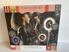 🧷 F.A.O SCHWARZ  PINK SOCIAL STAR SELFIE LIGHT STAND  5 FEET TALL