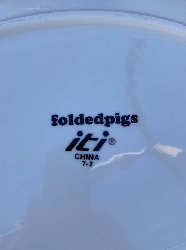 Eat Your Heart Out Oval Plate Black & White 11” Artist Meredith Foto 3 de 4