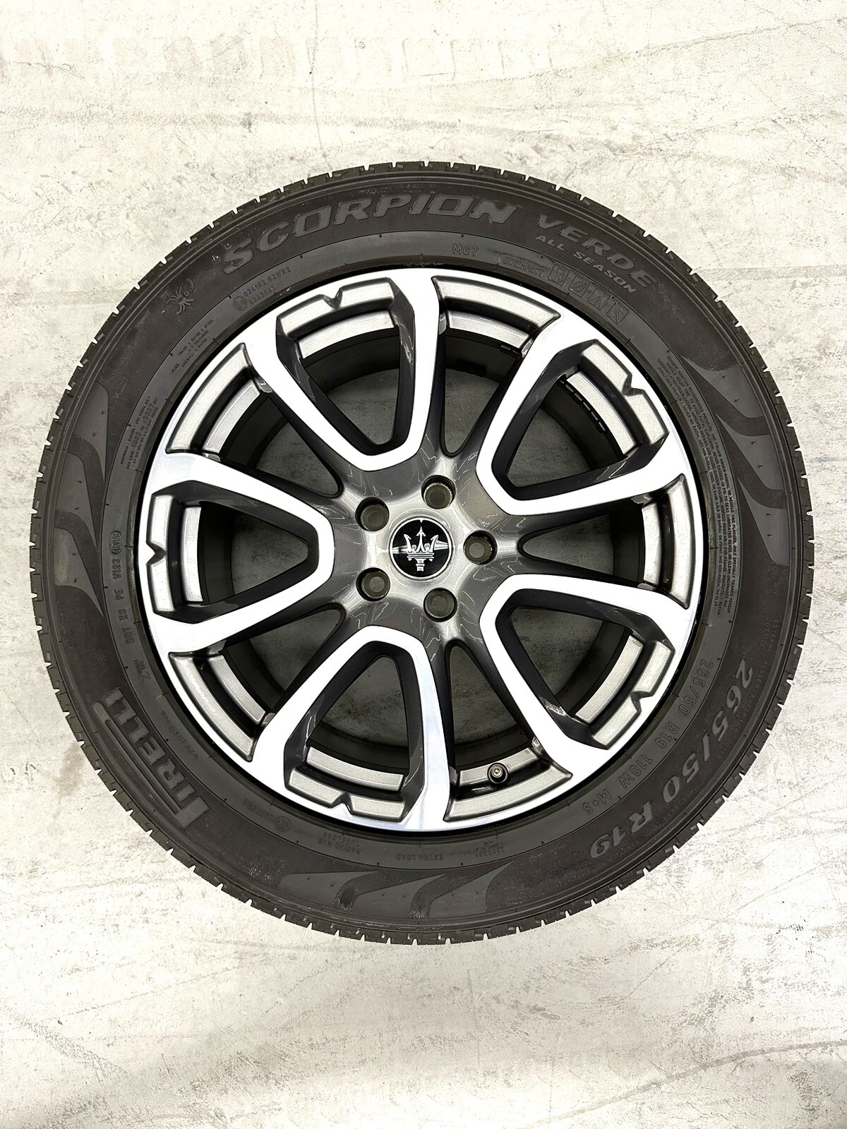 Maserati Levante 19" Rim OEM 8.5Jx19 Factory 670044699 w/ Pirelli Scorpion Tire