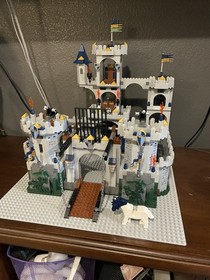 LEGO King's Castle Siege 7094  w/ Manual 