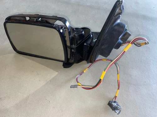 BMW RH Door Mirror Housing Assy - 51-16-7-002-207 - For BMW X5 2000 - 2006