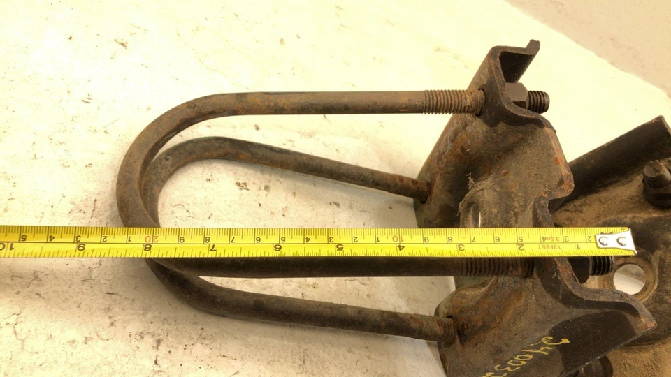 Ford Bronco 1995 parte trasera placa Ubolt y par de ubolts izquierda y derecha OEM Foto 2 de 4