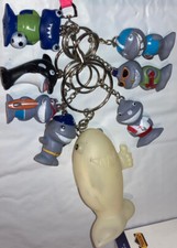 🦈Vtg 8X LoT Star Award Shark keychains Itzy Bitzy Sharks Glow In The Dark 👀