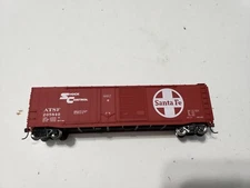 Accurail HO Santa Fe 50' Box Car #205840 w/kadee (missing 2 stirrup steps)