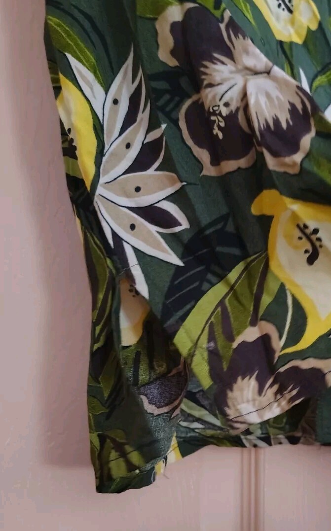 Basic Editions Floral XL💯% Polyester Short Sleev… - image 3