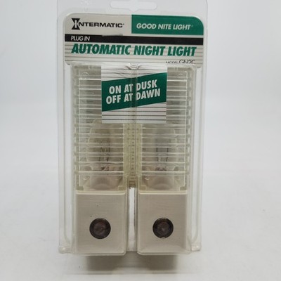 Intermatic Automatic Night Light 1991 Model GN2C On Dusk Off Dawn 2 Pack New NOS