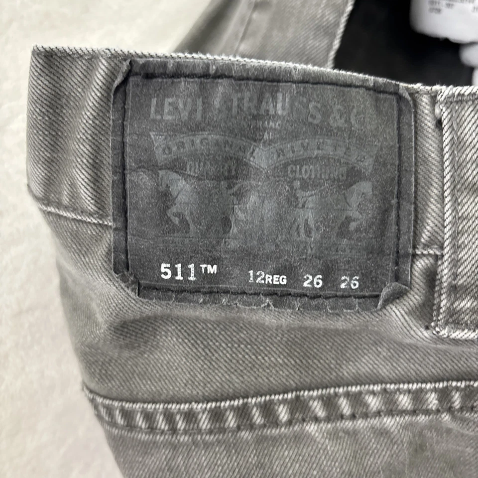 Pantalones de mezclilla negros ajustados Levis 511 W26 L26 juveniles talla 12 mezcla de algodón regular Foto 4 de 4