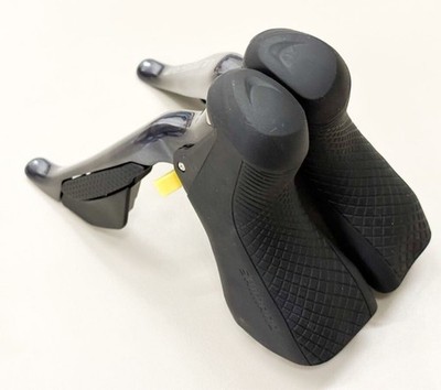 Shimano Ultegra ST-R8070 Di2 Shifters Hydraulic Disc Levers L+R