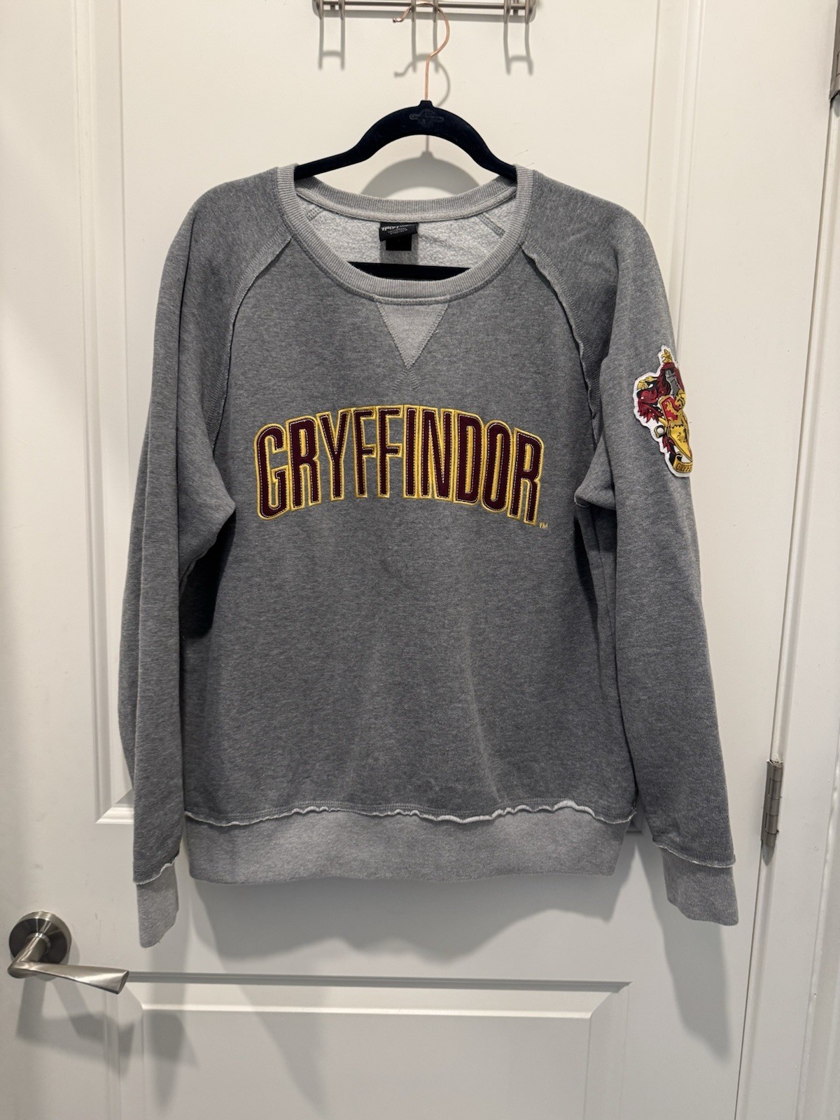 Universal Studios Authentic Gryffindor Sweatshirt… - image 1