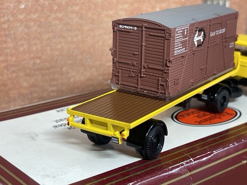 EFE 22205 BEDFORD TK ARTIC FLATBED BRITISH RAILWAYS 1/76 OO GAUGE LORRY - Picture 6 of 9