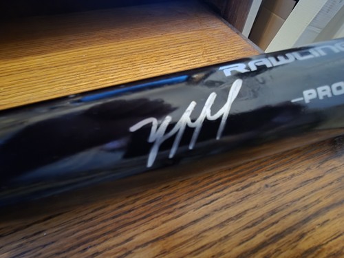 YORDAN ALVAREZ HOUSTON ASTROS SIGNED AUTOGRAPH AUTO BLACK RAWLINGS PRO BAT JSA - Picture 4 of 5