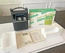 Vintage Soundesign Working Portable AM Radio Model 1437 Sound Design in Box Rare