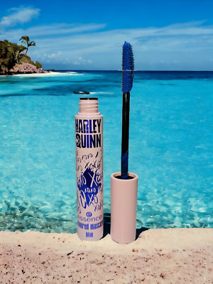 Essence Harley Quinn Coloured Mascara 02 Blue Blau Topper Wimpern Lashes Mode