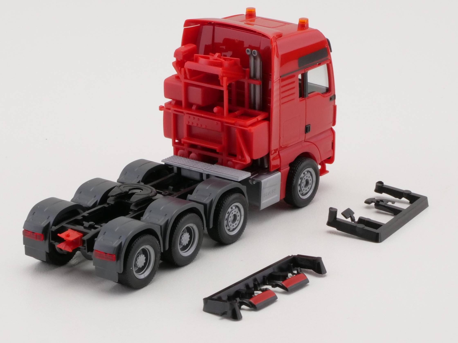 Herpa MAN TGX XXL 640 Euro 6 Schwerlast-Zugmaschine rot 304375-002 
