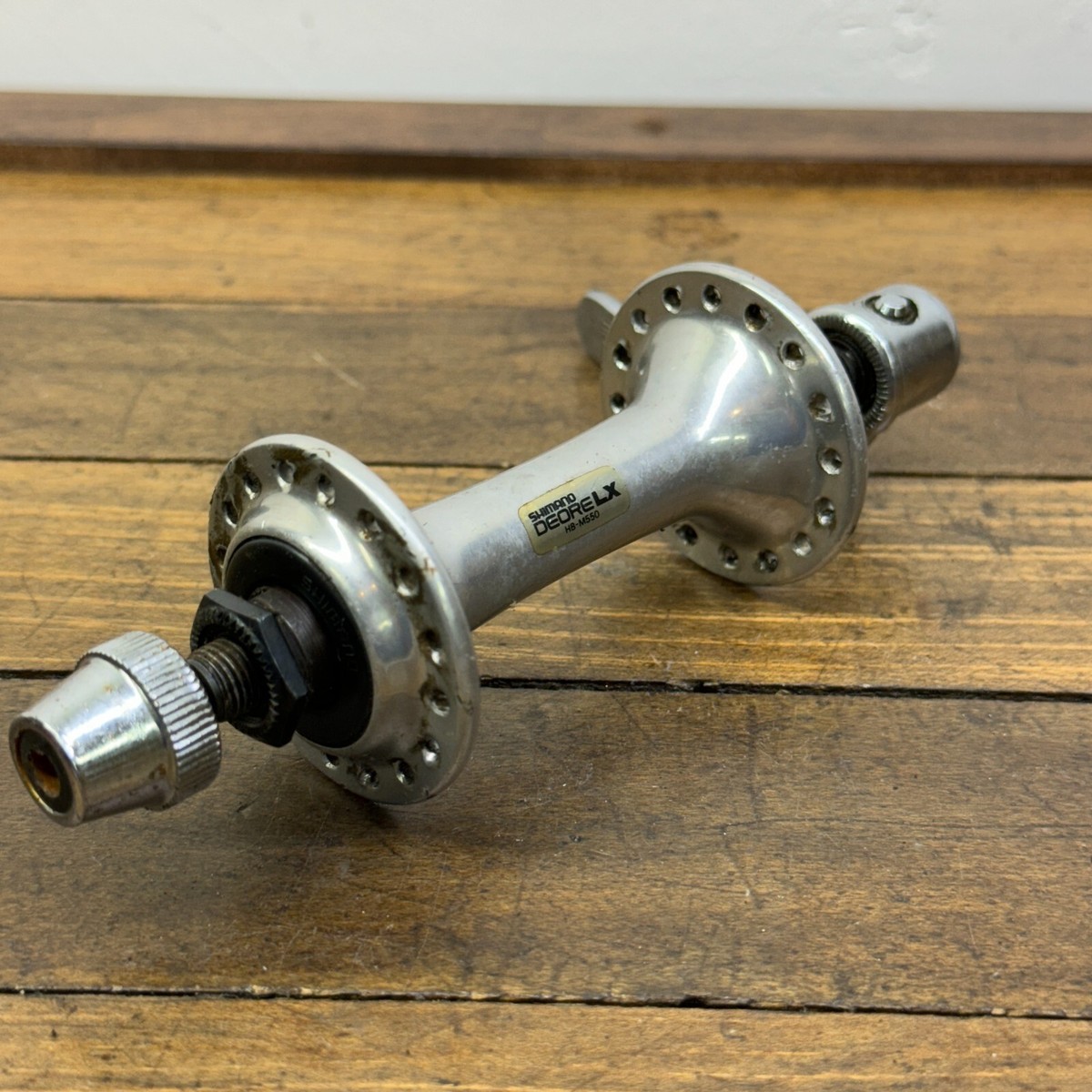 Vintage Shimano Deore LX HB-M550 Front Hub 32 Hole MTB Tour Vintage Shimano Deore LX HB-M550 Front Hub 32 Hole MTB Tour