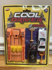 New Hunson Trading 2014 Cool Driver Drag Race Launcher w/ 2 Diecast Metal Cars