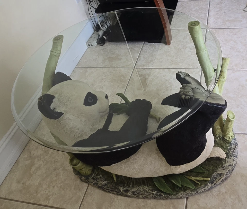 Mesa de Centro Panda Retro Vintage Base Resina Pesada Tapa Vidrio Años 70 Decoración Kitsch Foto 3 de 4