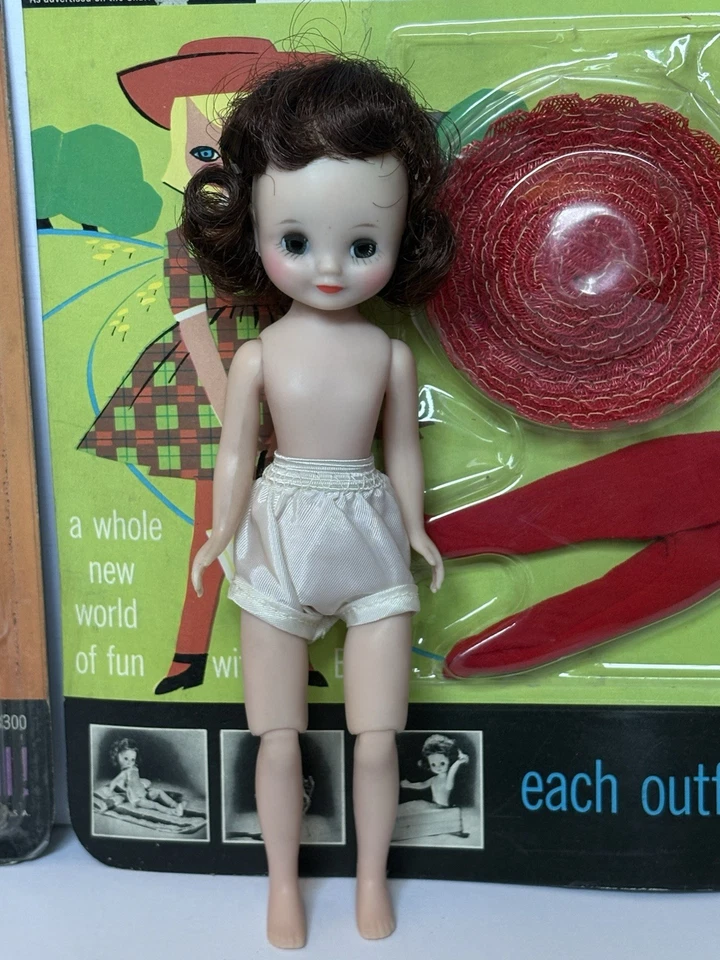 "Muñeca Betsy McCall vintage de personaje americano de 8"" ¡con trajes en tarjetas originales!! Foto 2 de 4