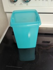 VINTAGE Aqua Tupperware 1560 Pick-A-Deli Pickle Keeper base only