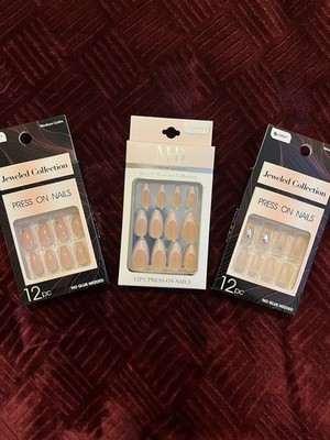 MB Beauty & b.color Jeweled Nude Coffin Press-On Nails Medium Full Cover Set