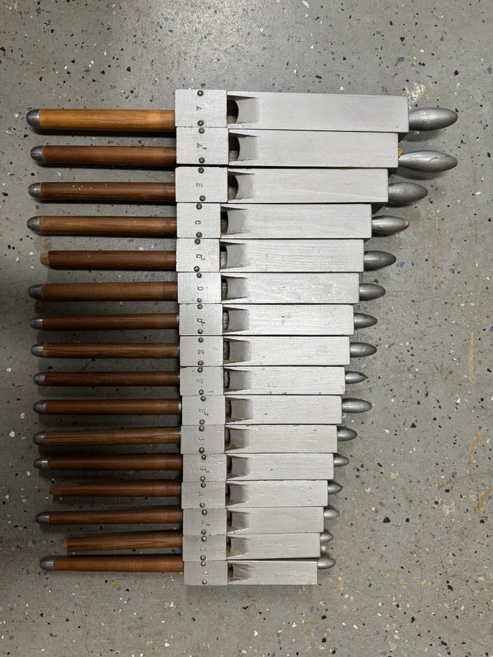 16 tubos de órgano de madera vintage | Tubos de órgano de iglesia de madera | Flautas de órgano de madera Foto 2 de 4