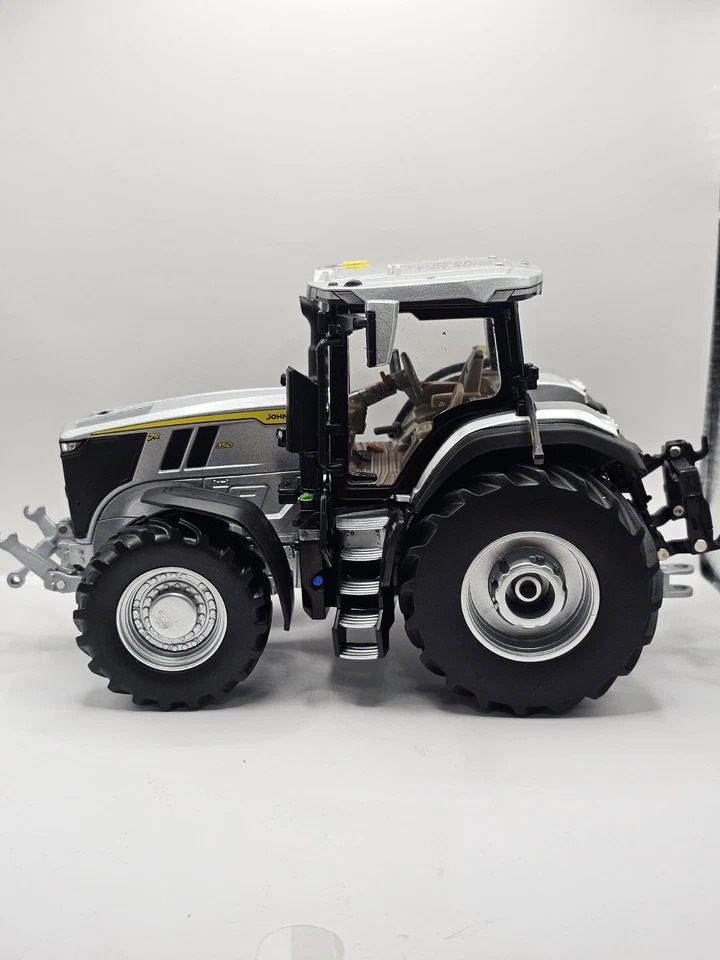 2023 Farm Show 1/32 John Deere 7R 350 Silver Chaser - Image 2 of 4