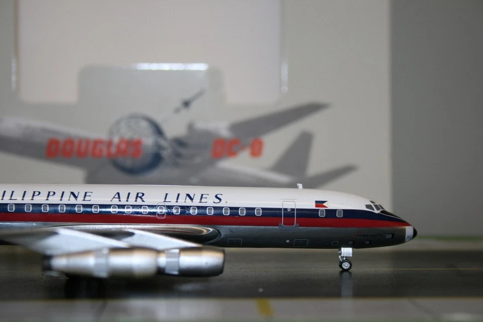 Aeroclassics 1:200 Philippine Airlines Douglas DC-8-53 PI-C801 (AC211166) - Image 2 of 4