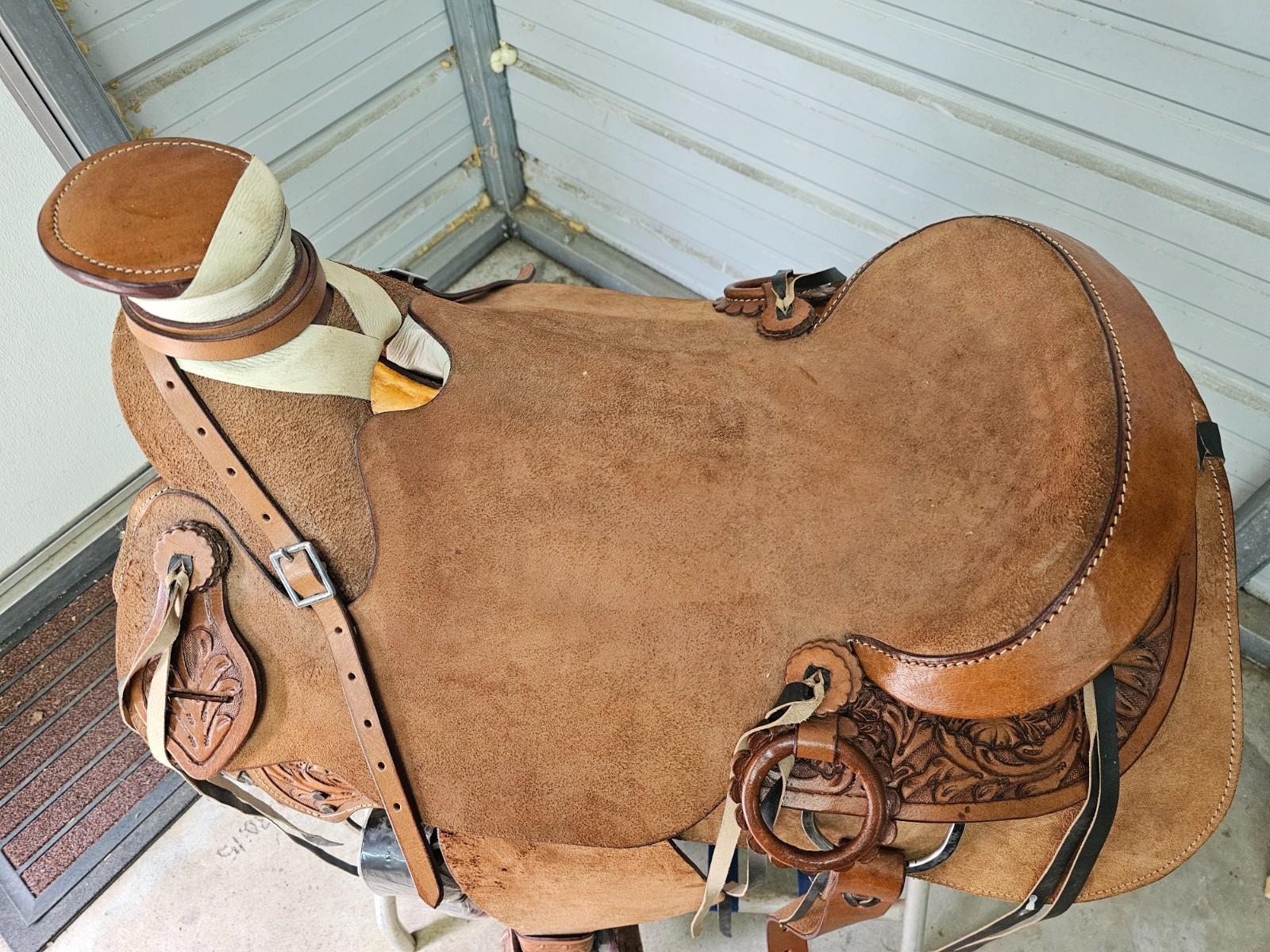 New 18" Wade Tree Roping Saddle with Roughout leather & Bridle/Breast Collar set