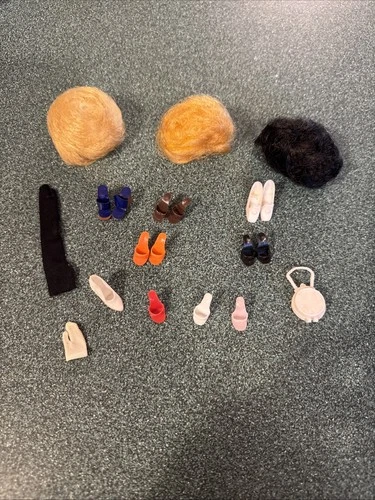 VINTAGE MATTEL BARBIE WIGS SHOES ASSORTED ACCESSORIES NICE!!!