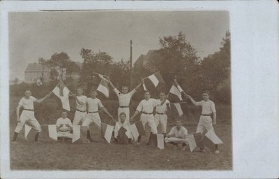 Photo postcard Eppendorf in Saxony, young men in sportswear,... - 4677979
