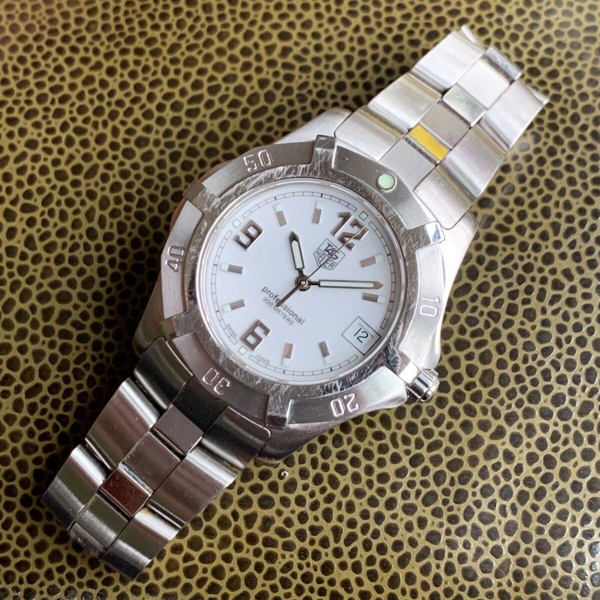 TAG Heuer Professional 2000 200M Diver Ref. WN1111 White TAG Heuer Professional 2000 200M Diver Ref. WN1111 White