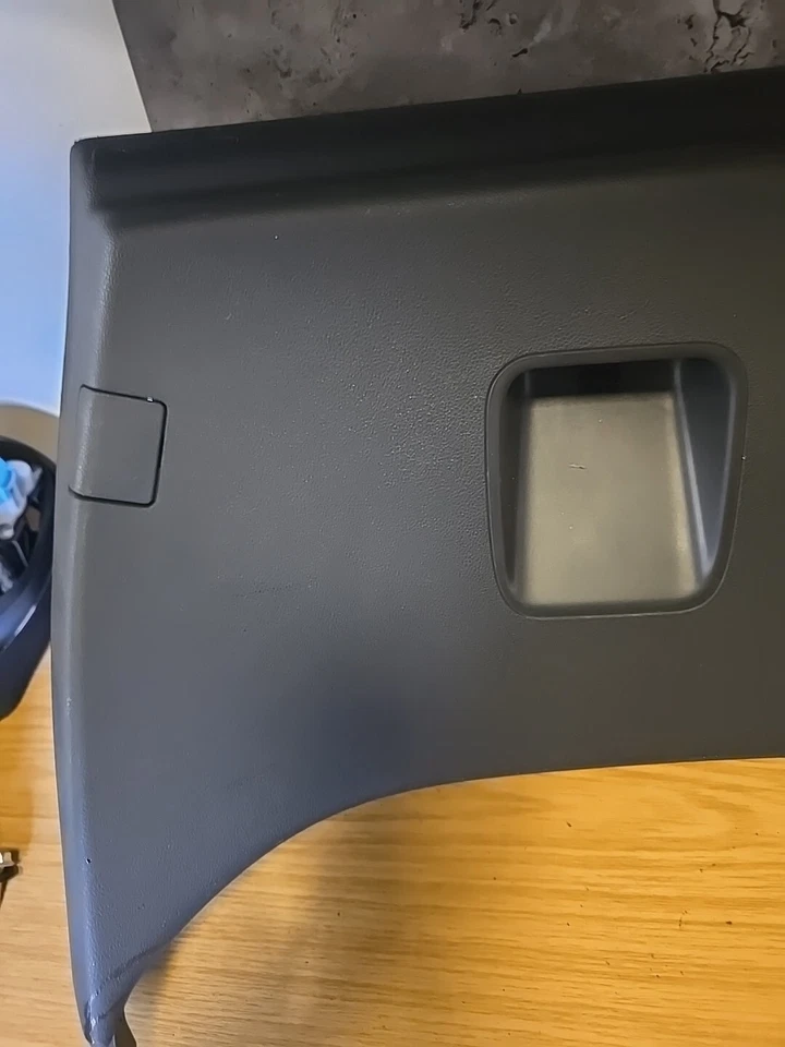 PEUGEOT 3008 2013 TAMPA TRASEIRA INTERNA ACABAMENTO TAMPA TRASEIRA 9670581877 - Imagem 2 de 4