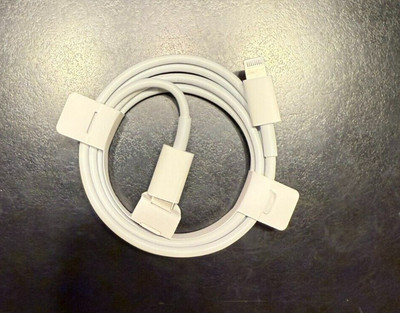 Apple USB-C to Lightning Charging Cable Cord 1 Meter 3.3 ft (MX0K2AM/A)