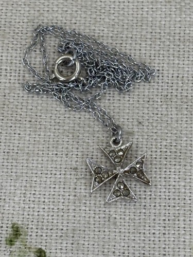 VINTAGE 1950s MARCASITE set Maltese Cross pendant necklace - Picture 4 of 7