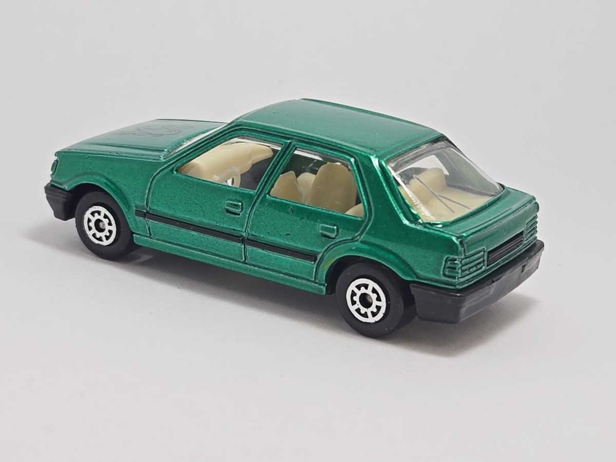 PEUGEOT ミニカー 5台セット 1/64 1985 - 1994 Peugeot 309 Green Collectible 1/64 Scale Diecast